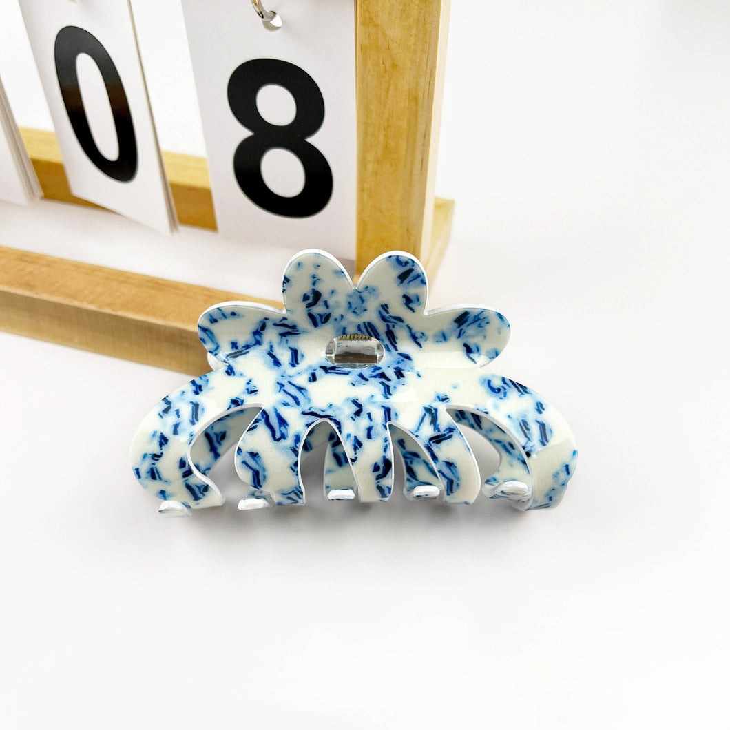 Vintage blue and white porcelain pattern hair claw clip: A