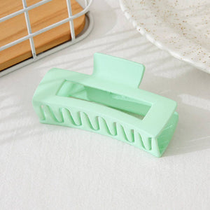 Solid Rectangular Hair Claw: ONE SIZE / BGE